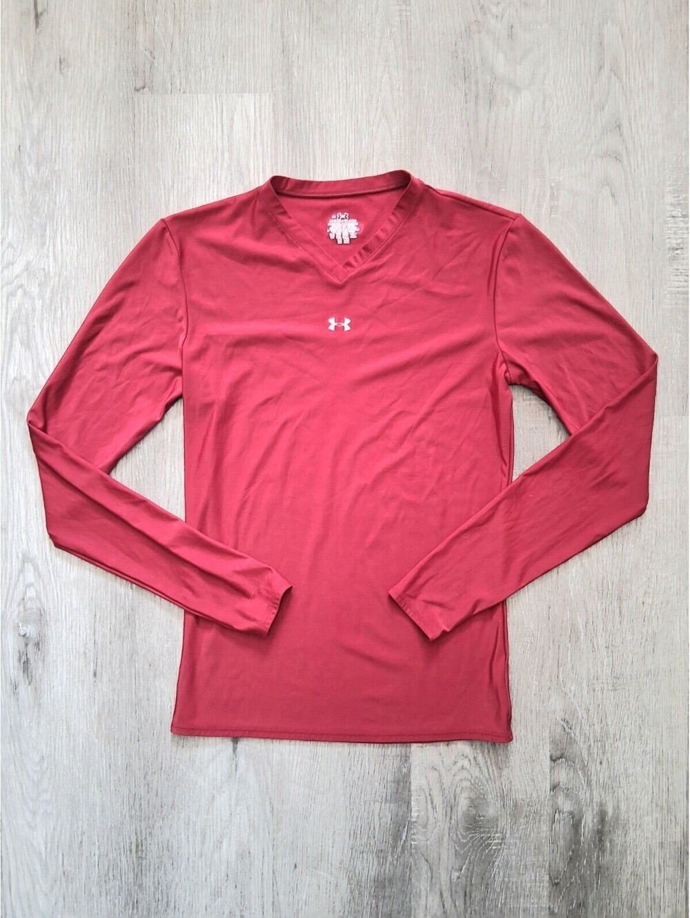 Under Armour Heat Gear Womens L Red V Neck Long Sleeve Activewear Shirt Base Top